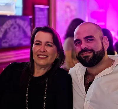 Elena y Renzo en el Hard Rock Cafe, Miami